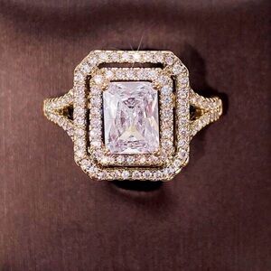 NWT Elegant Classic Square Cubic Zirconia wedding ring